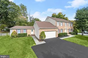 10228 Clubhouse Ct, Ellicott City, MD 21042 - Photo 2