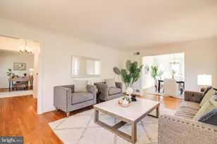 13838 Dayton Meadows Ct, Dayton, MD 21036 - Photo 2