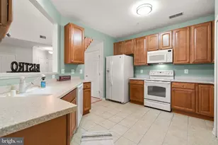 8135 Cyprus Cedar Ln, Ellicott City, MD 21043 - Photo 12