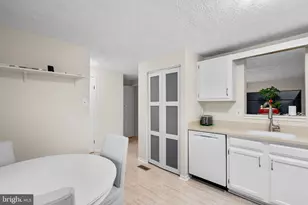 6303 Dawn Day Dr, Columbia, MD 21045 - Photo 12