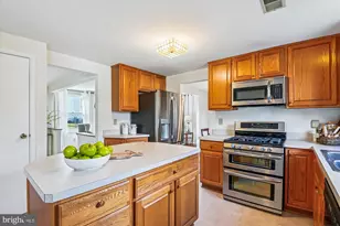 6887 Garland Ln, Columbia, MD 21045 - Photo 6