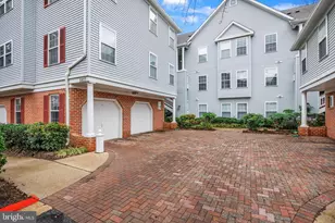 5839 Wyndham Cir, Columbia, MD 21044 - Photo 2