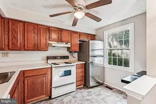 5995 Rowanberry Dr, Elkridge, MD 21075 - Photo 4