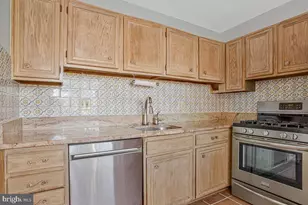 8853 Blade Green Ln, Columbia, MD 21045 - Photo 12
