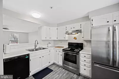 6076 Laurel Wreath Way #20, Columbia, MD 21044 - Photo 2