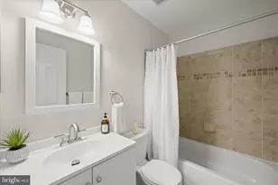 10153 Tanfield Ct, Ellicott City, MD 21042 - Photo 36