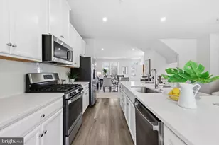 9590 Glen Oaks Ln, Columbia, MD 21046 - Photo 10