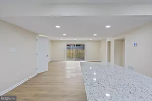 7388 Hickory Log Cir, Columbia, MD 21045 - Photo 10