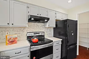 9216 Burley Ln, Laurel, MD 20723 - Photo 14
