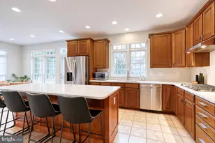 7125 Millbury Ct, Elkridge, MD 21075 - Photo 10