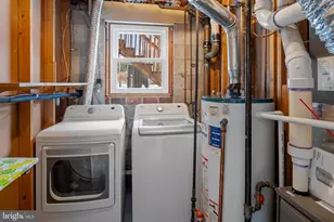 7926 Helmart Dr, Laurel, MD 20723 - Photo 38