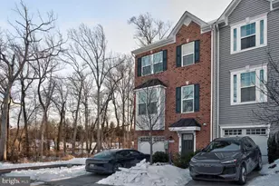 10724 Hidden Ridge Dr, Columbia, MD 21044 - Photo 2