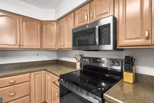 7740 Mayfair Cir, Ellicott City, MD 21043 - Photo 12