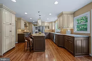 10315 Cromwell Ct, Ellicott City, MD 21042 - Photo 12