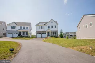 3147 Cavalier Wood Rd, Ellicott City, MD 21042 - Photo 2