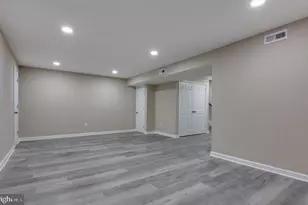 8533 Harvest View Ct, Ellicott City, MD 21043 - Photo 4