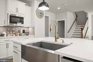 7936 Lawndale Cir, Columbia, MD 21044 - Photo 10