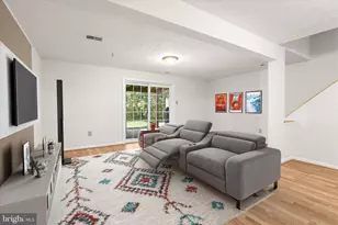 8800 Manahan Dr, Ellicott City, MD 21043 - Photo 4