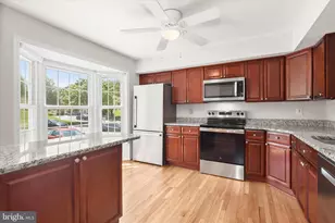 8800 Manahan Dr, Ellicott City, MD 21043 - Photo 10