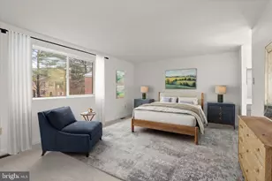 9811 Rainleaf Ct, Columbia, MD 21046 - Photo 4