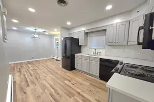 10725 E Crestview Ln, Laurel, MD 20723 - Photo 6