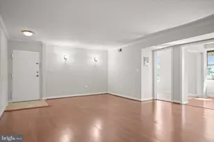 9647 White Acre Rd, Columbia, MD 21045 - Photo 4