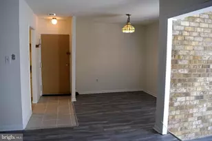 10566 Twin Rivers Rd, Columbia, MD 21044 - Photo 2