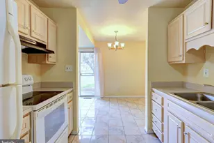 9110 Tumbleweed Run, Laurel, MD 20723 - Photo 8