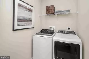 5435 Pondview Ln, Ellicott City, MD 21043 - Photo 16