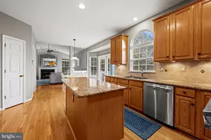 5325 Dunteachin Dr, Ellicott City, MD 21043 - Photo 16