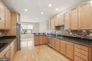 8704 Timber Oak Ln, Laurel, MD 20723 - Photo 12