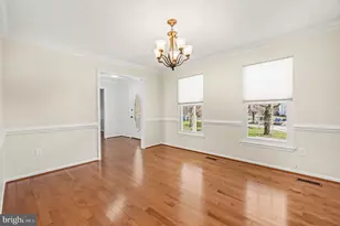 8319 Dawn Ct, Ellicott City, MD 21043 - Photo 6