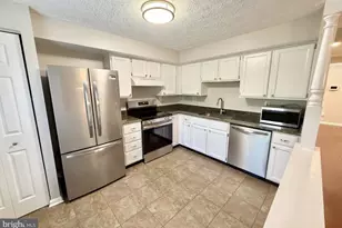 7821 Edmunds Way, Elkridge, MD 21075 - Photo 2