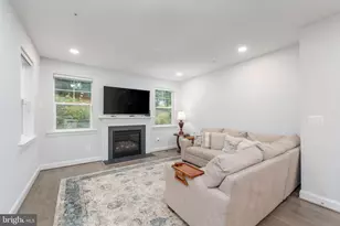 6210 Hunters Holw Rd, Elkridge, MD 21075 - Photo 2