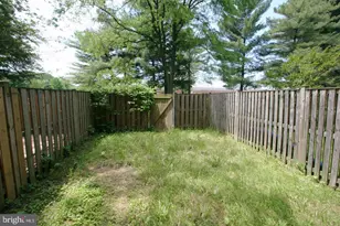 9419 Merryrest Rd, Columbia, MD 21045 - Photo 2