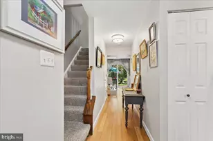 5889 Morningbird Ln, Columbia, MD 21045 - Photo 2