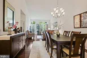 8556 Dina Ln, Ellicott City, MD 21043 - Photo 4