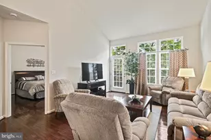 8556 Dina Ln, Ellicott City, MD 21043 - Photo 6