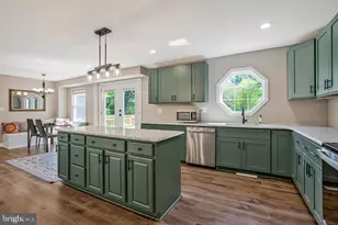 5220 Farm Pond Ln, Columbia, MD 21045 - Photo 6