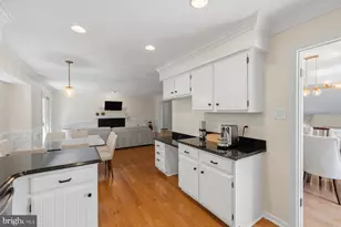 10213 Camelford Ct, Ellicott City, MD 21042 - Photo 14