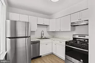 9629 White Acre Rd, Columbia, MD 21045 - Photo 2