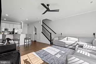 7736 Port Capital Dr, Elkridge, MD 21075 - Photo 4