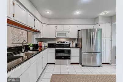 9345 Breamore Court, Laurel, MD 20723 - Photo 4