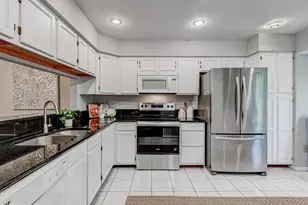 9345 Breamore Ct, Laurel, MD 20723 - Photo 4