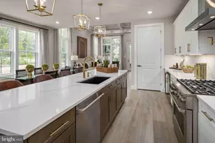 5444 Pondview Ln, Ellicott City, MD 21043 - Photo 2