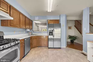 7774 Blueberry Hill Ln, Ellicott City, MD 21043 - Photo 10