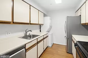8385 Montgomery Run Rd, Ellicott City, MD 21043 - Photo 10
