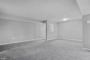 9647 White Acre Rd, Columbia, MD 21045 - Photo 6