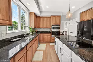 10201 Maxine St, Ellicott City, MD 21042 - Photo 18