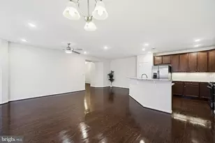 8911 Carls Ct, Ellicott City, MD 21043 - Photo 4